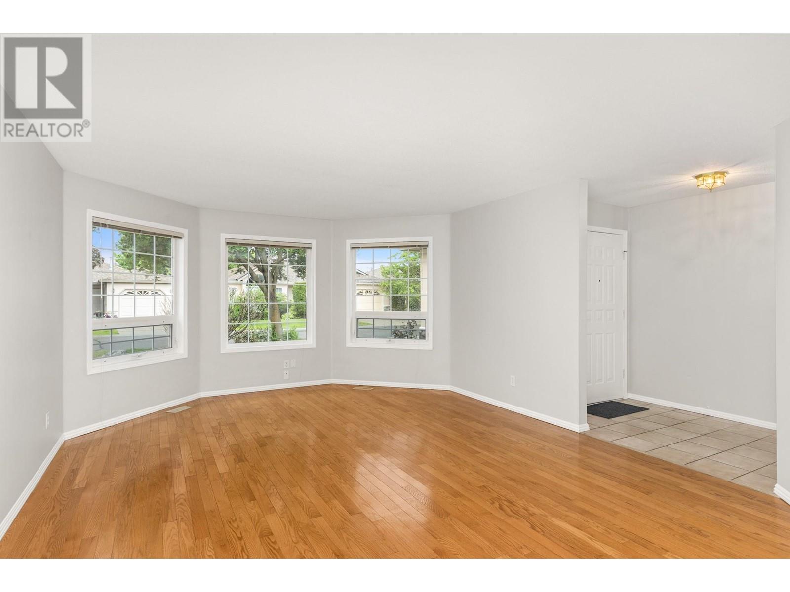 4 1201 Cameron Avenue, Kelowna, British Columbia V1W3R7 For Sale