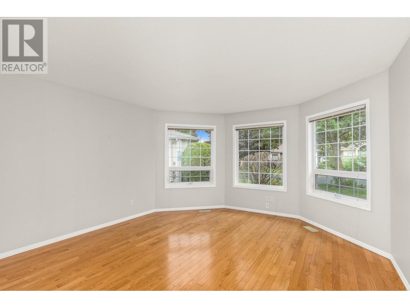 4 1201 Cameron Avenue, Kelowna, British Columbia V1W3R7 For Sale