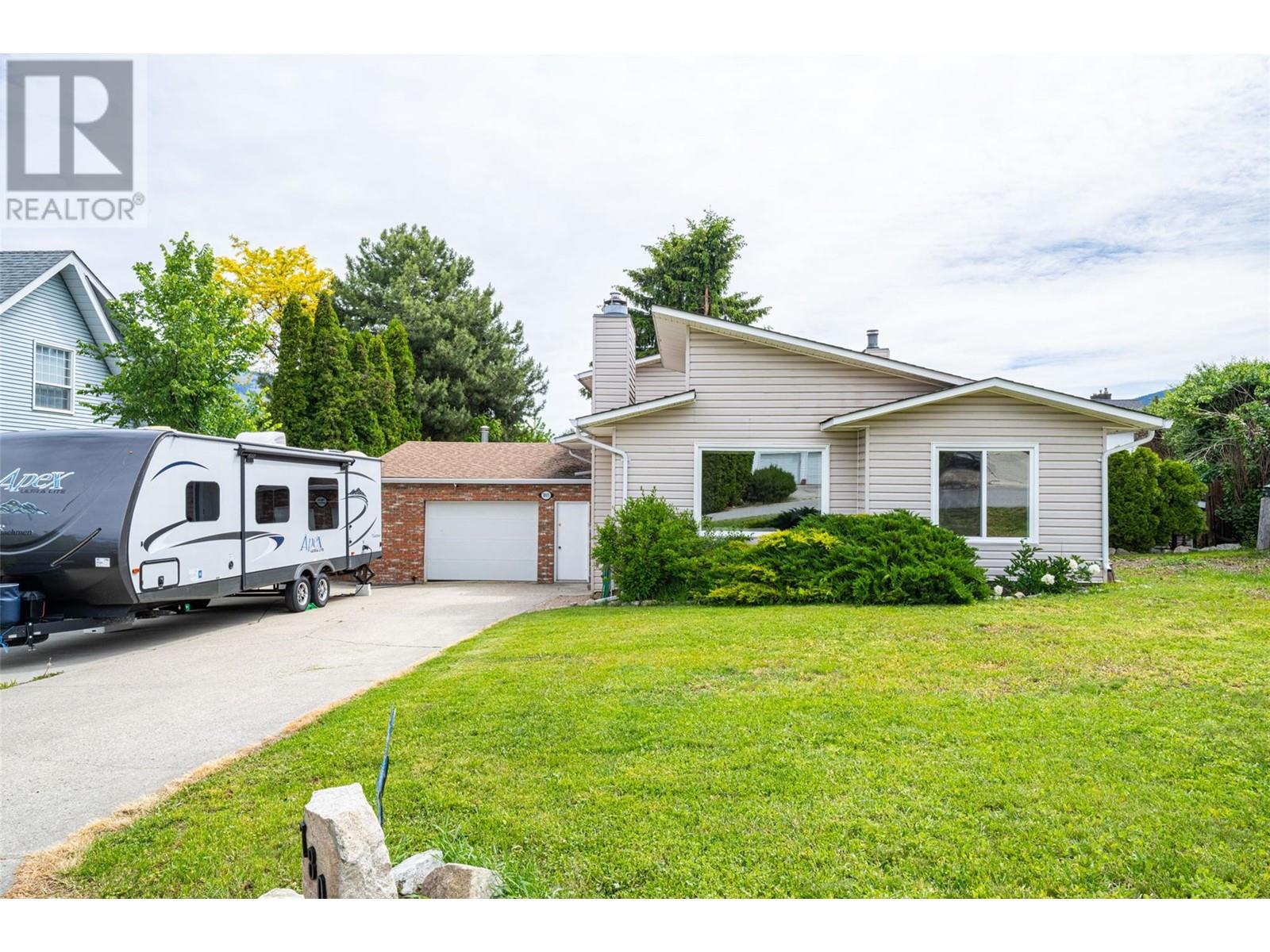 7805 Senita Court, Coldstream, British Columbia V1B2C4 For Sale