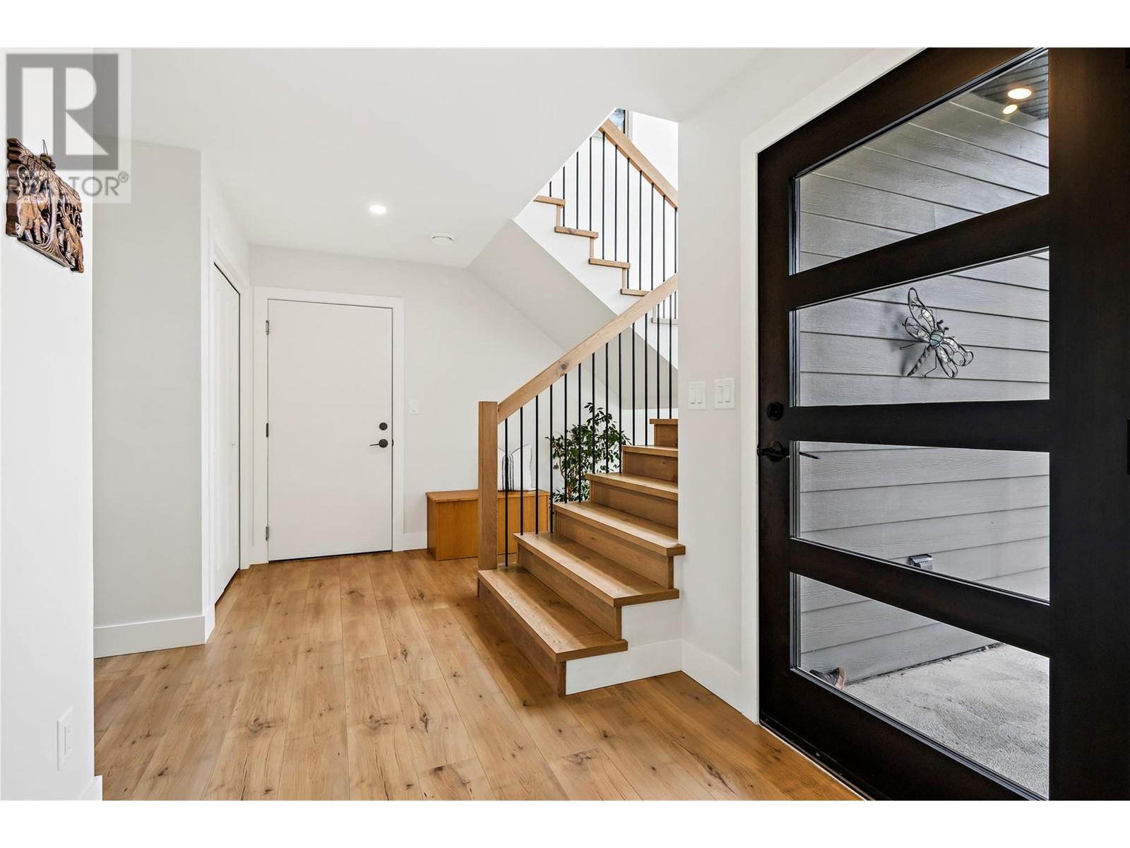 2884 Golf Course Drive, Blind Bay, British Columbia V0E1H2 For Sale