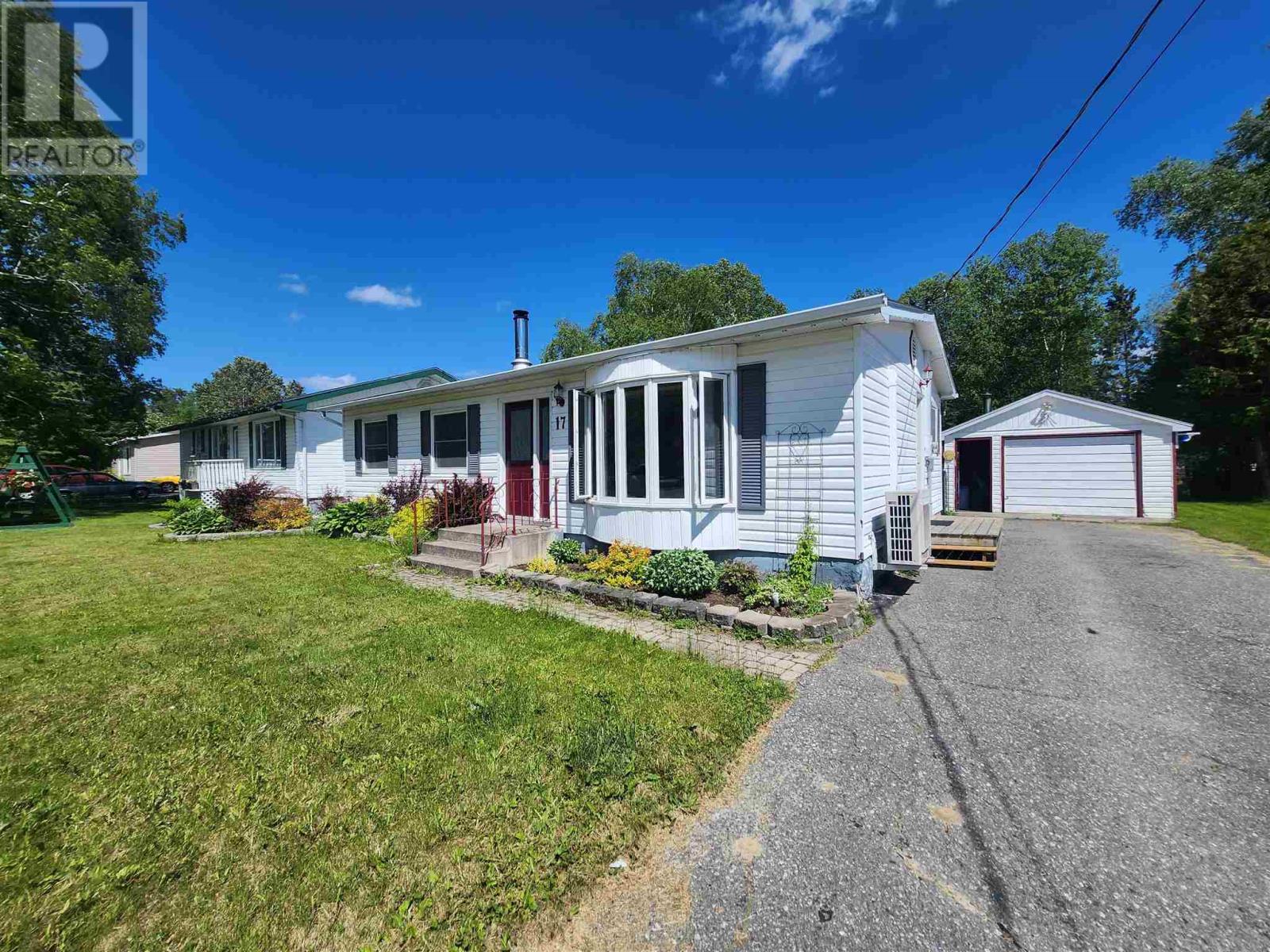 17 Superior AVE, Wawa, Ontario P0S1K0 For Sale HouseSigma