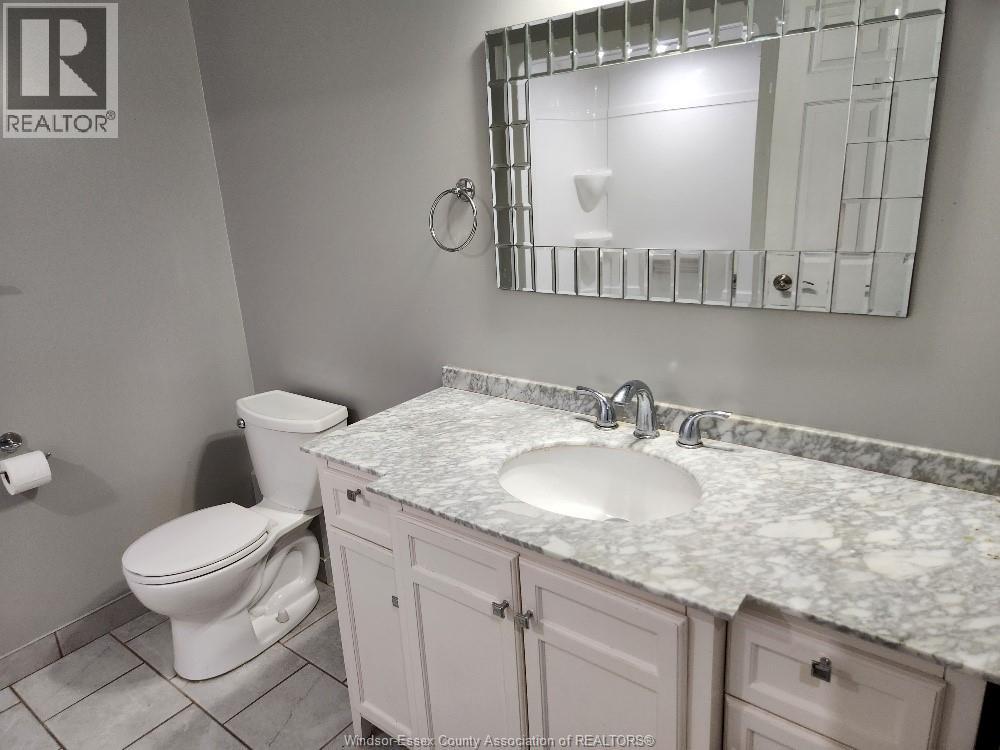 Unit 4 - 839 ASSUMPTION, Windsor 5