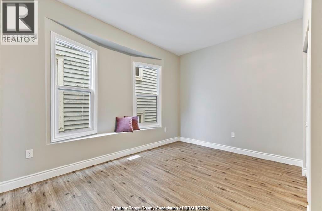 Unit UPPER - 746 DOUGALL AVENUE, Windsor 5
