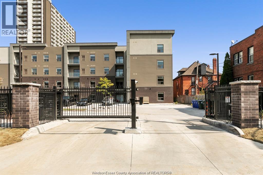 Unit 403 - 955 OUELLETTE AVENUE, Windsor 3