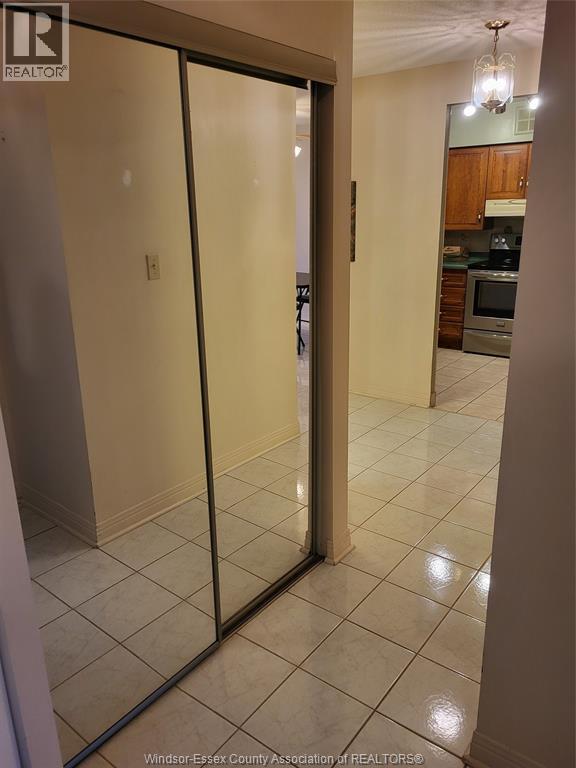 Unit 1707 - 75 RIVERSIDE DRIVE East, Windsor 4