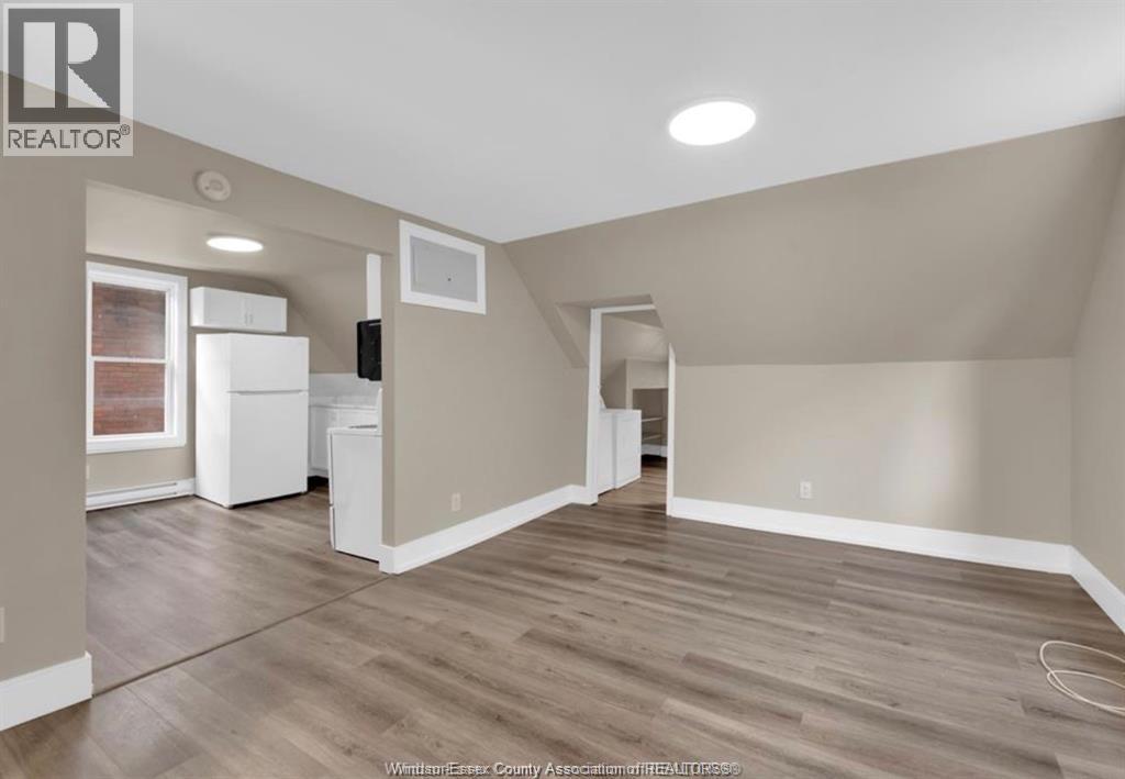 Unit MAIN UNIT - 680 LINCOLN, Windsor 5