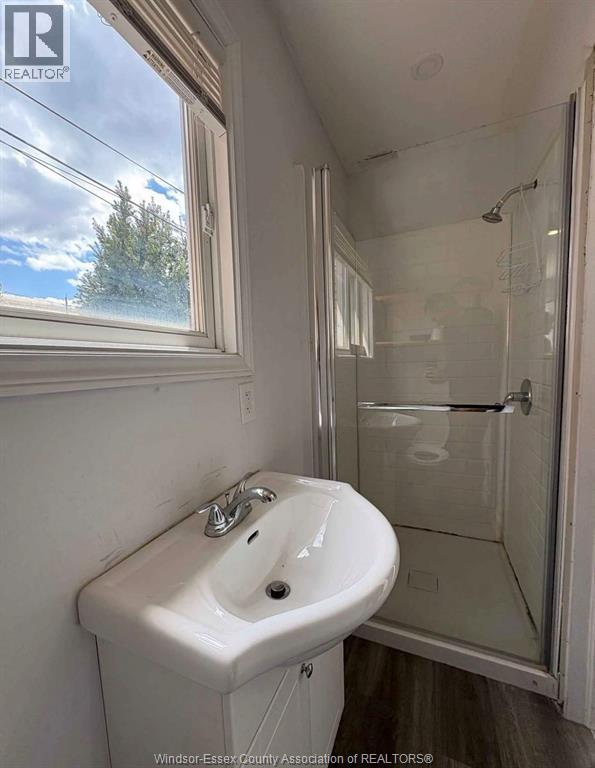 Unit UPPER - 1409 LANGLOIS, Windsor 5
