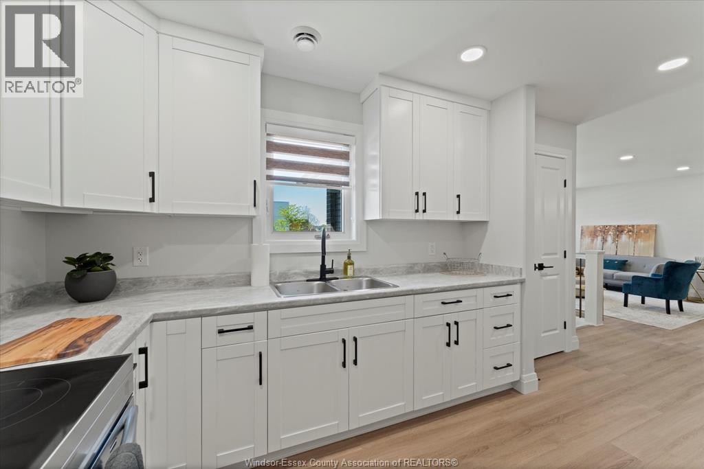 Unit 1 - 1852 CHANDLER, Windsor 5