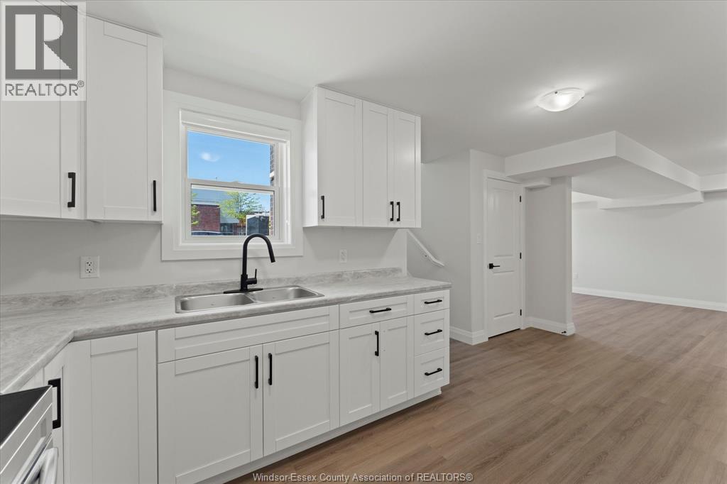 Unit 2 - 1861 MELDRUM, Windsor 5