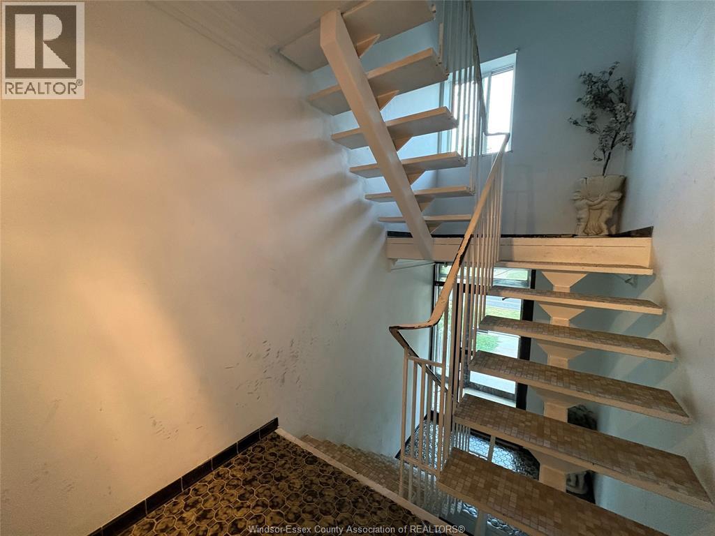 Unit 302 - 3044 SANDWICH, Windsor 3