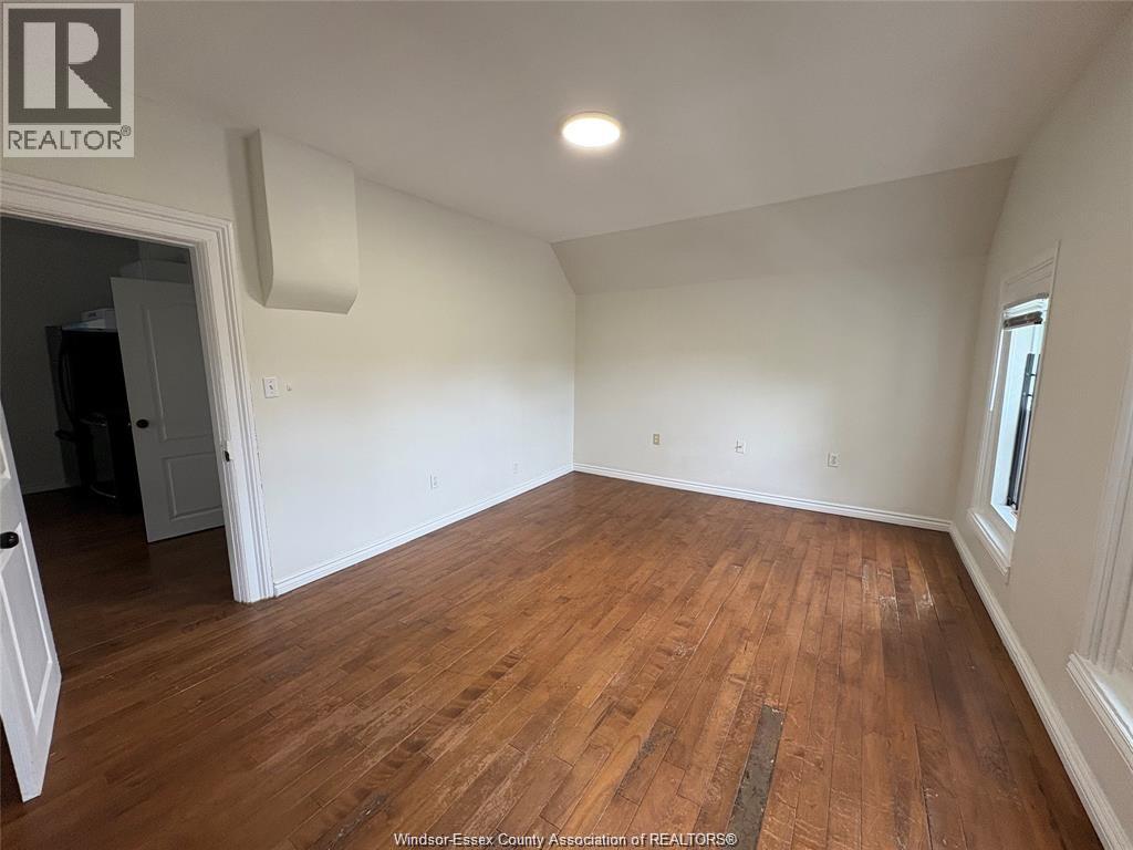 454 CRAWFORD, Windsor 4