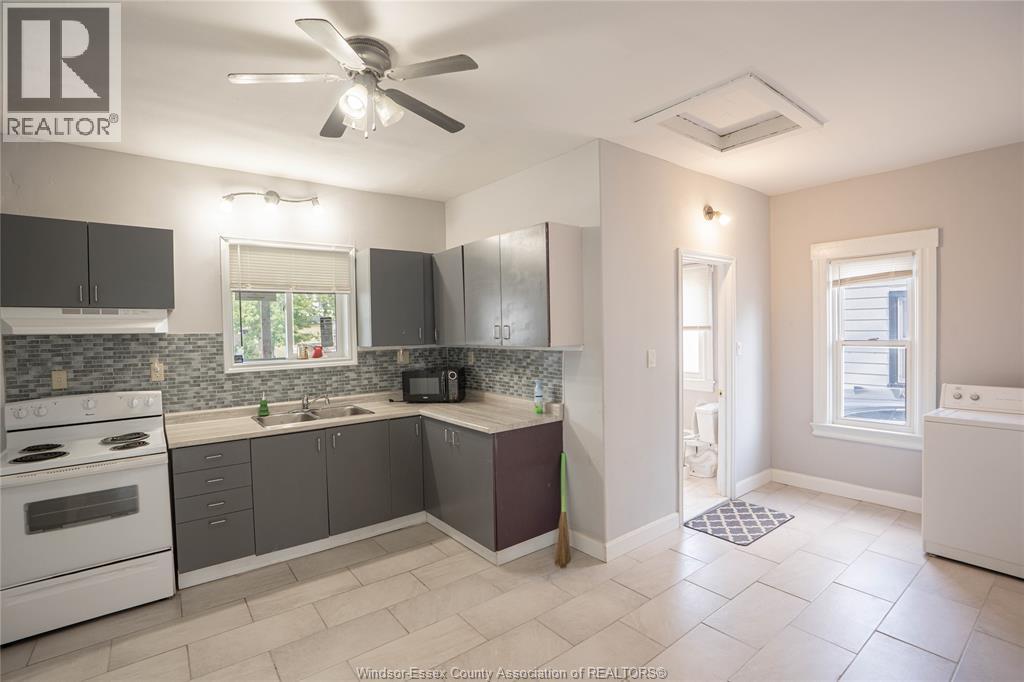 354 CURRY AVENUE, Windsor 5