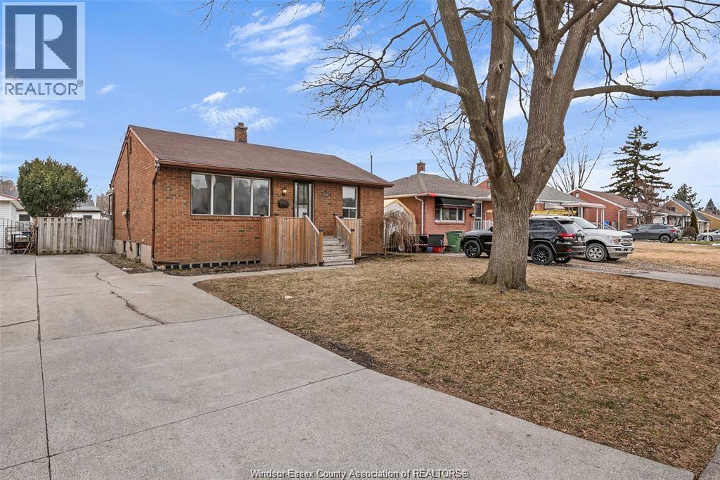 Unit 1 - 1217 HARRISON, Windsor 3