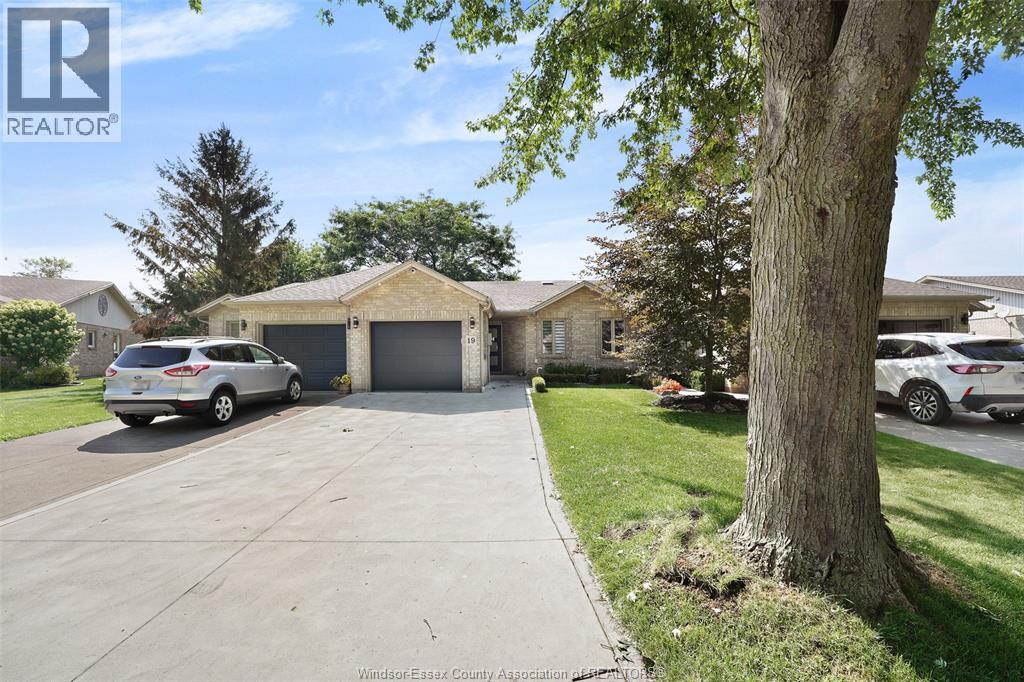 19 MALIBU DRIVE, Leamington 2