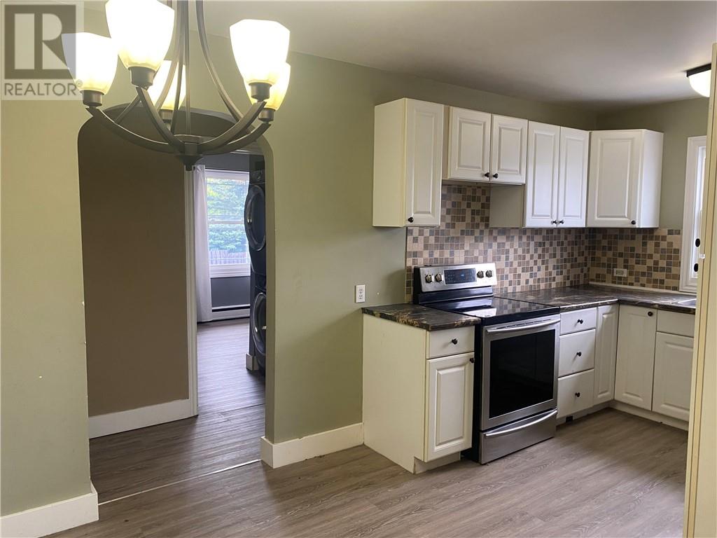 Unit Main Floor - 3045 Falconbridge Highway, Garson 3