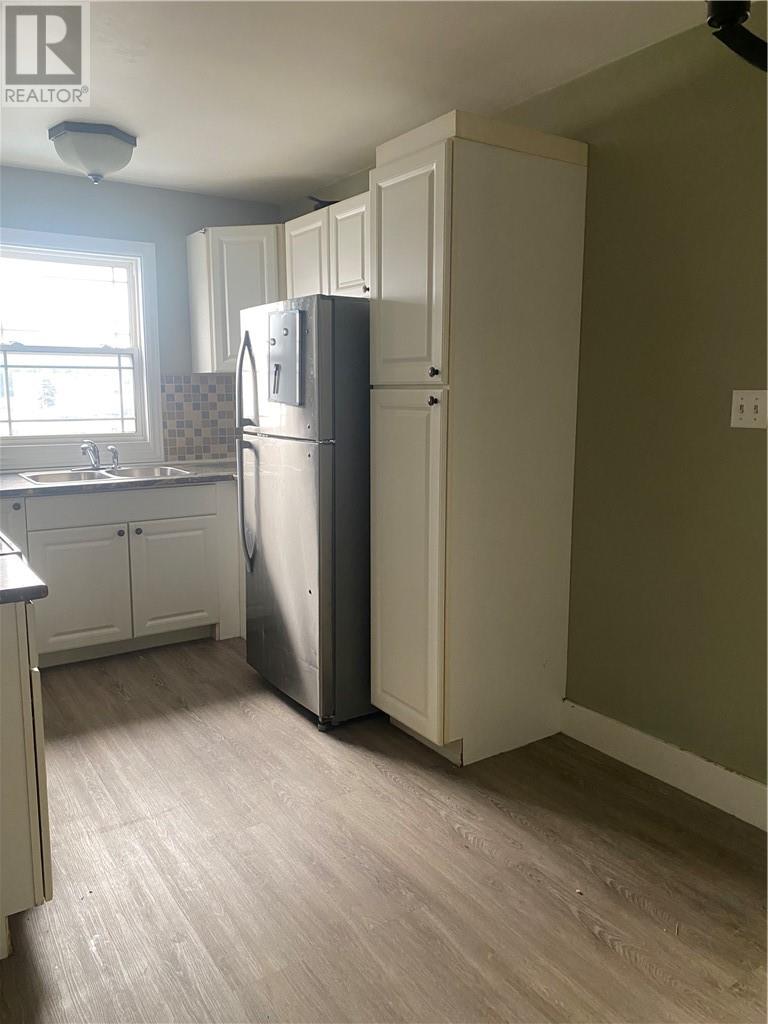 Unit Main Floor - 3045 Falconbridge Highway, Garson 4