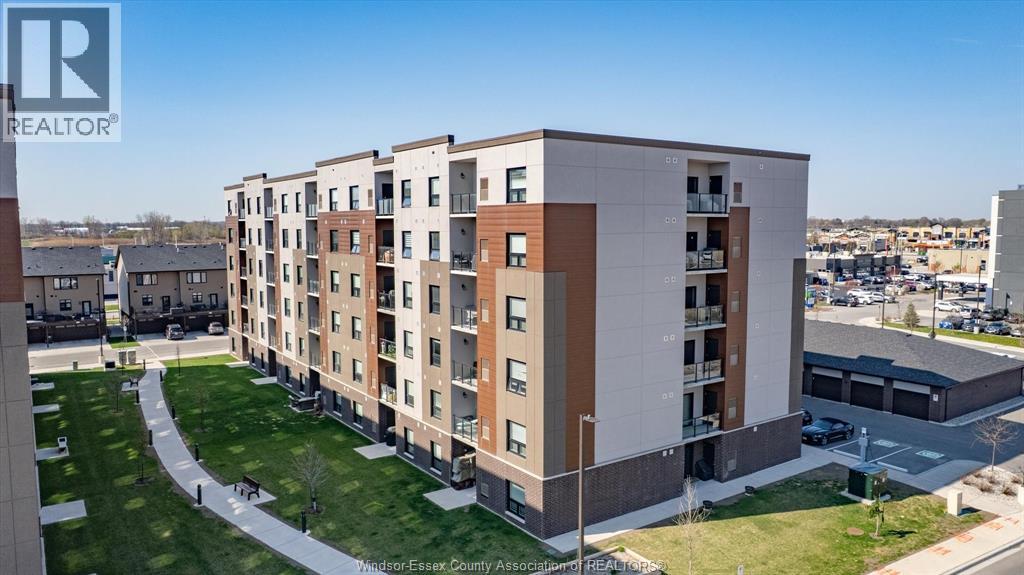 Unit 202 - 800 BEACHSIDE DRIVE, Lakeshore 1