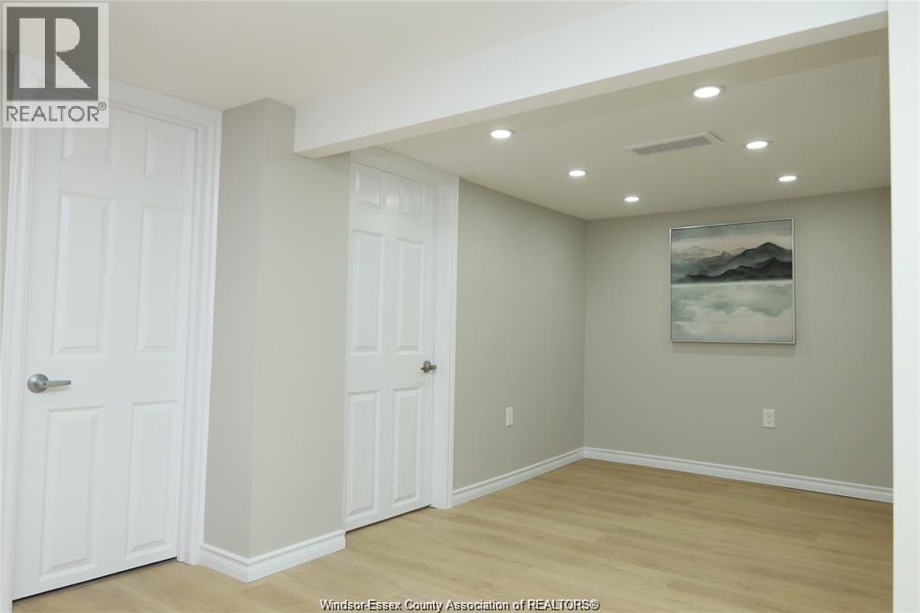Unit LOWER - 935 LANGLOIS AVENUE, Windsor 5