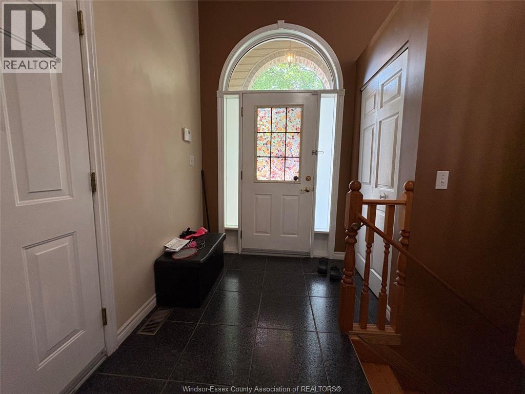 Unit LOWER - 2141 LONGFELLOW, Windsor 4