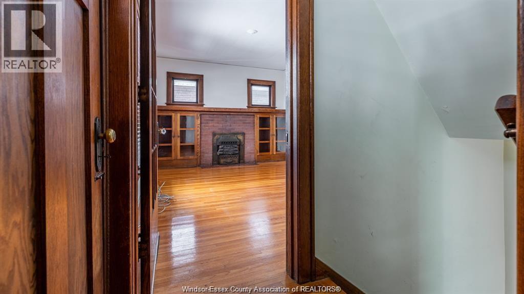 Unit LOWER - 533 MOY AVENUE, Windsor 2