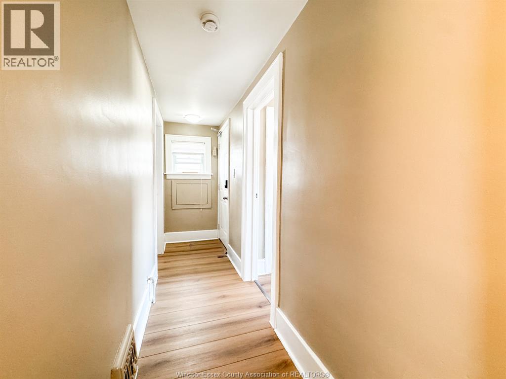 Unit UPPER - 1351 MARENTETTE AVENUE, Windsor 3