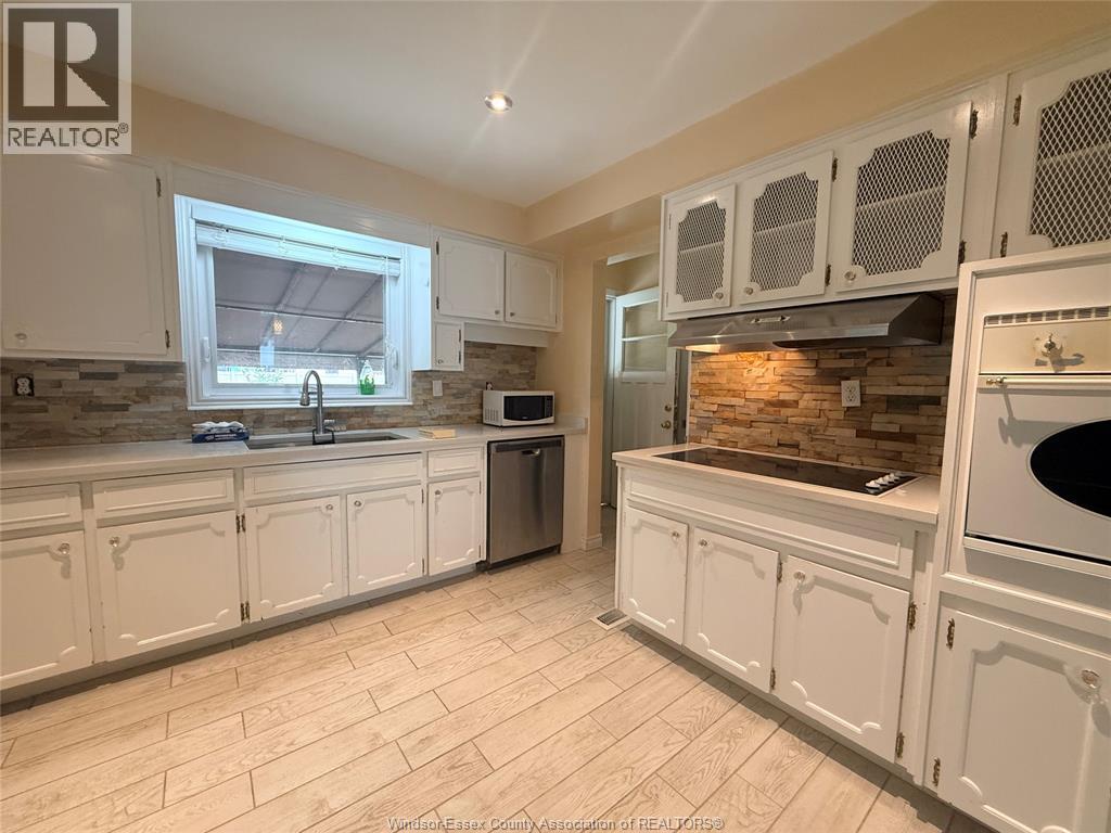 2450 ACADEMY DRIVE, Windsor 5