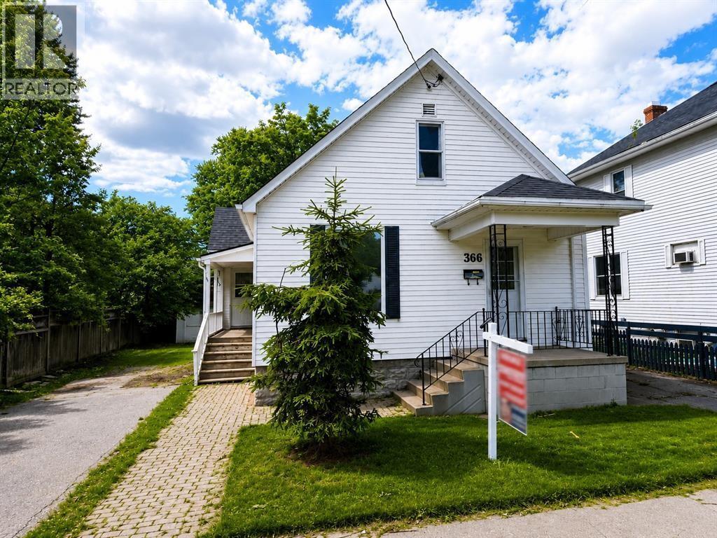 366 Cromwell STREET, Sarnia 1