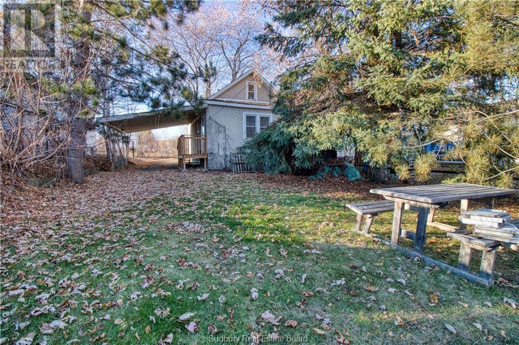 379 Ontario Street, Greater Sudbury 3