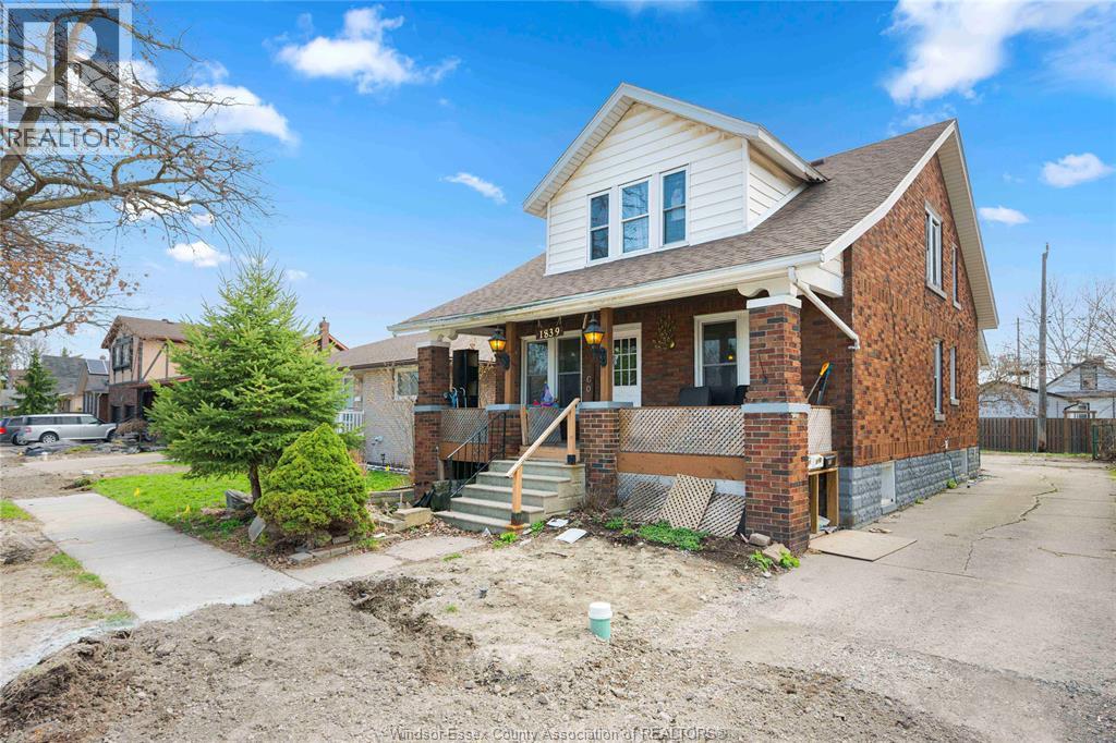 Unit MAIN UNIT - 1839 ST.LUKE, Windsor 2