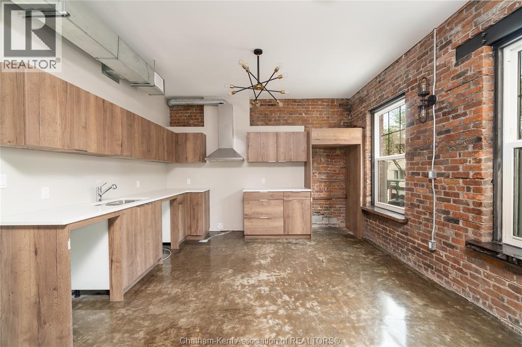 Unit 201 - 140 King STREET West, Chatham 3
