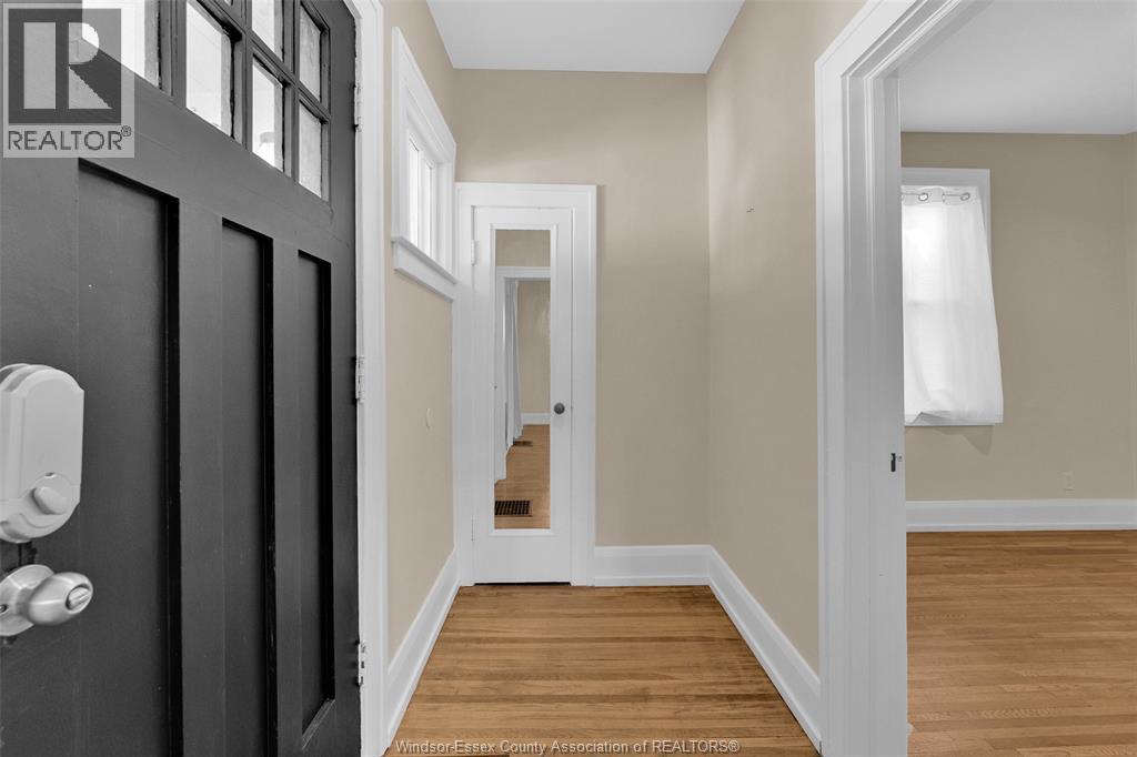 Unit UPPER - 1605 DOUGALL AVENUE, Windsor 5