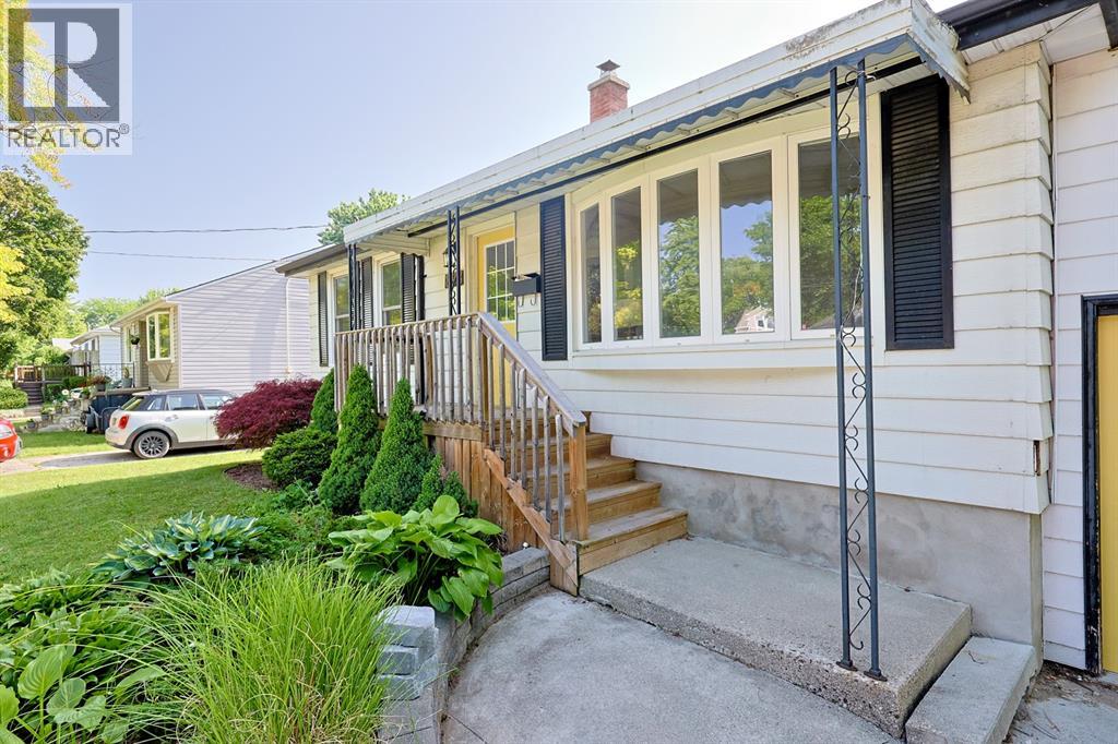 898 GRANDVIEW AVENUE, Sarnia 3