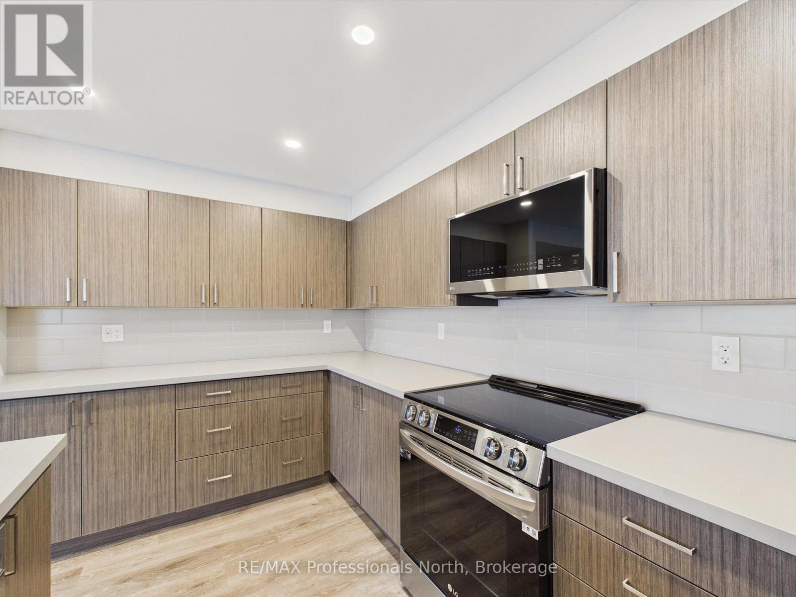 2-101 TREE TOPS LANE, Huntsville (Chaffey) 3