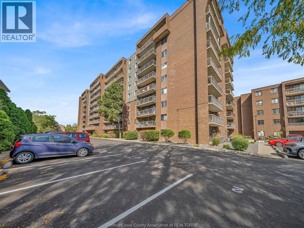 Unit 206 - 3936 WYANDOTTE STREET East, Windsor 3