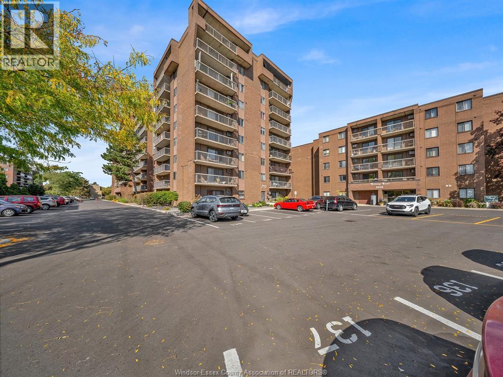 Unit 206 - 3936 WYANDOTTE STREET East, Windsor 4