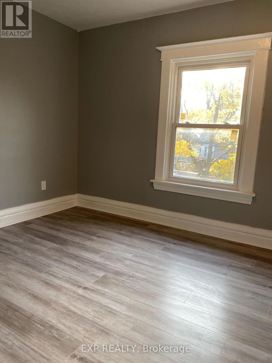 UPPER LEVEL - 104 LOWELL AVENUE, St. Catharines (Downtown) 5