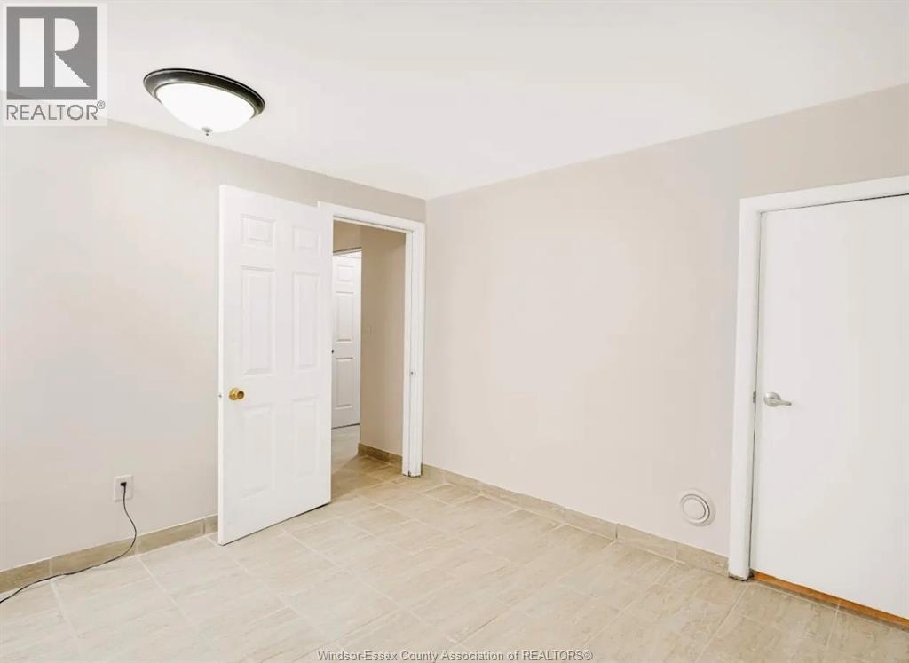 Unit Lower - 1637 Drouillard, Windsor 4