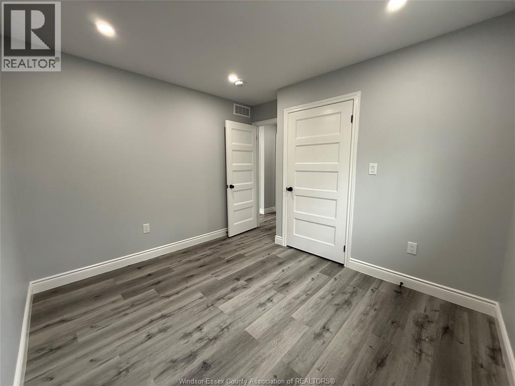 Unit 2 - 1904 BUCKINGHAM DRIVE, Windsor 3