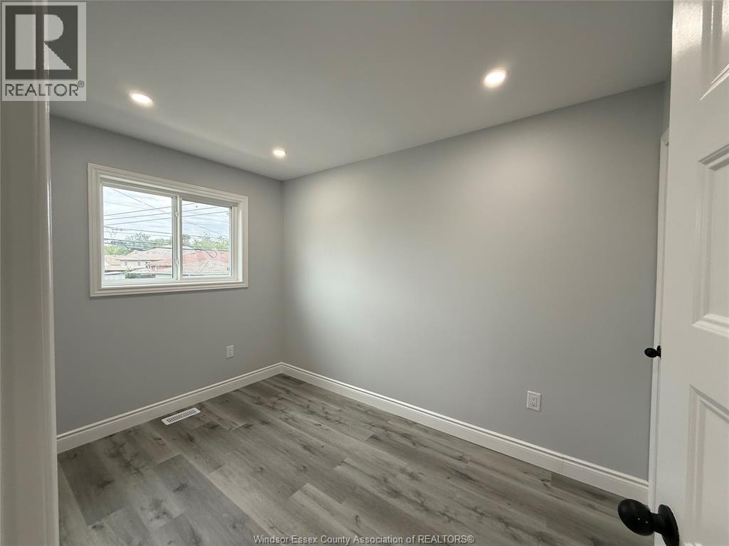 Unit 2 - 1904 BUCKINGHAM DRIVE, Windsor 4