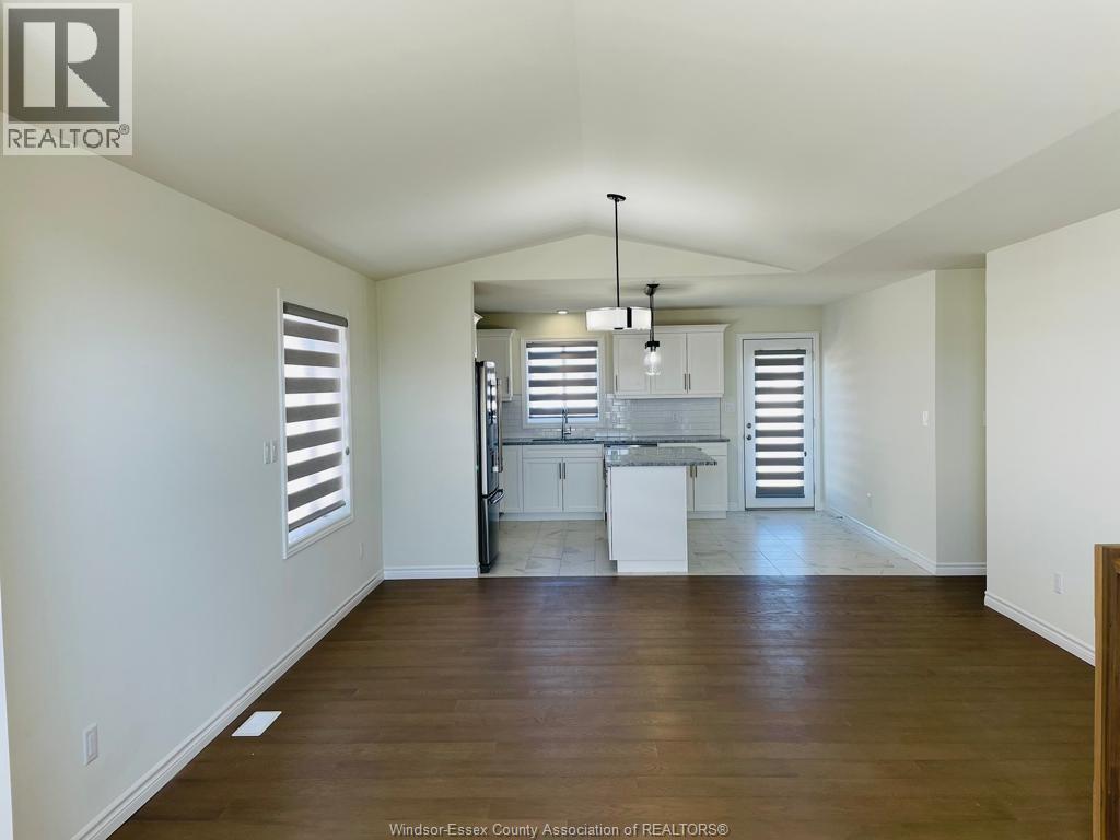 393 MULBERRY LANE, Lakeshore 5