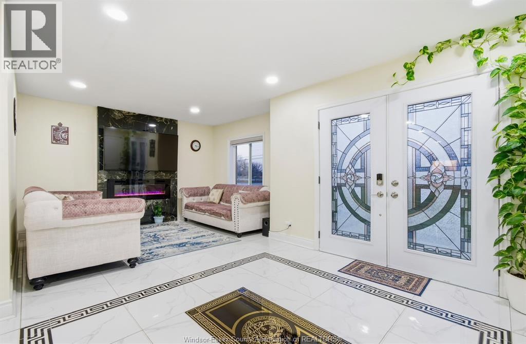 Unit MAIN - 684 TALBOT ROAD, Lakeshore 3