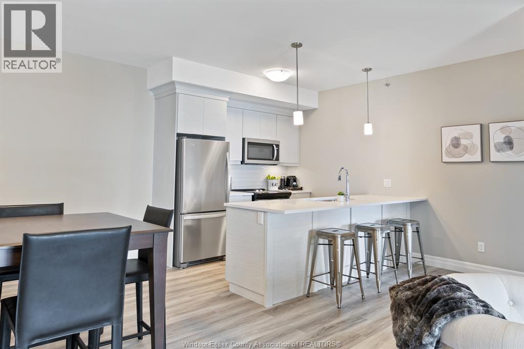 Unit 303 - 728 BROWNSTONE, Lakeshore 3