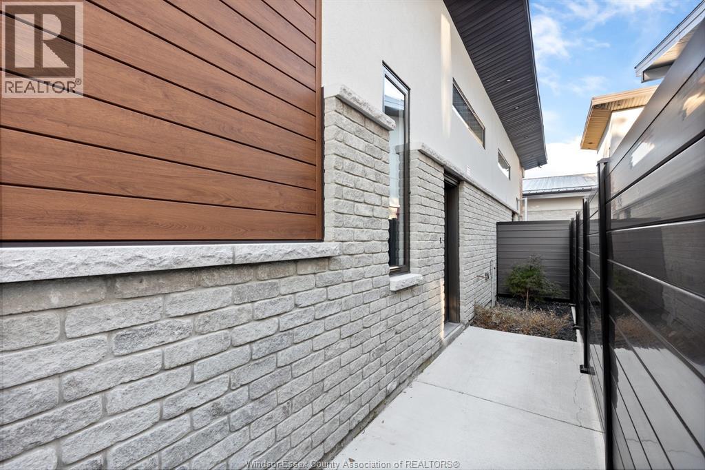 Unit 2 - 1825 EDGEMORE, LaSalle 2