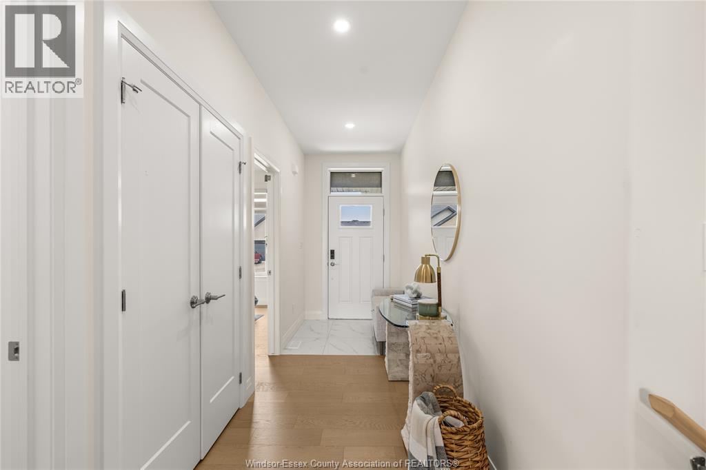 2578 BARKLEY, Windsor 5
