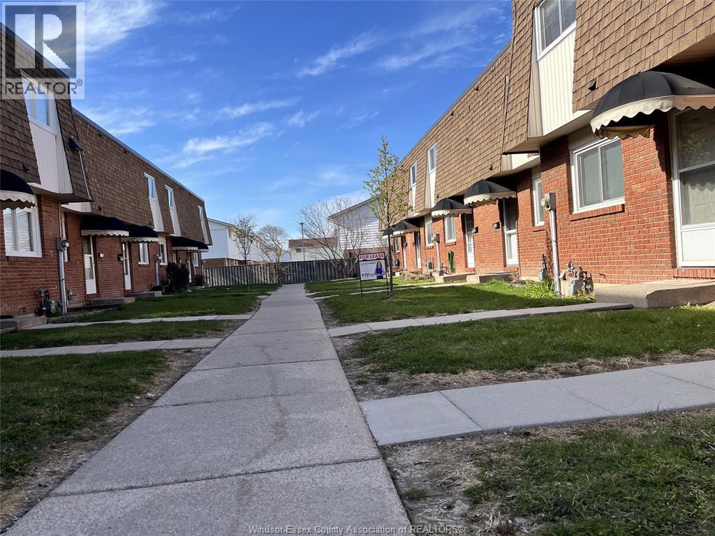 Unit 26 - 5420 Lassaline, Windsor 2