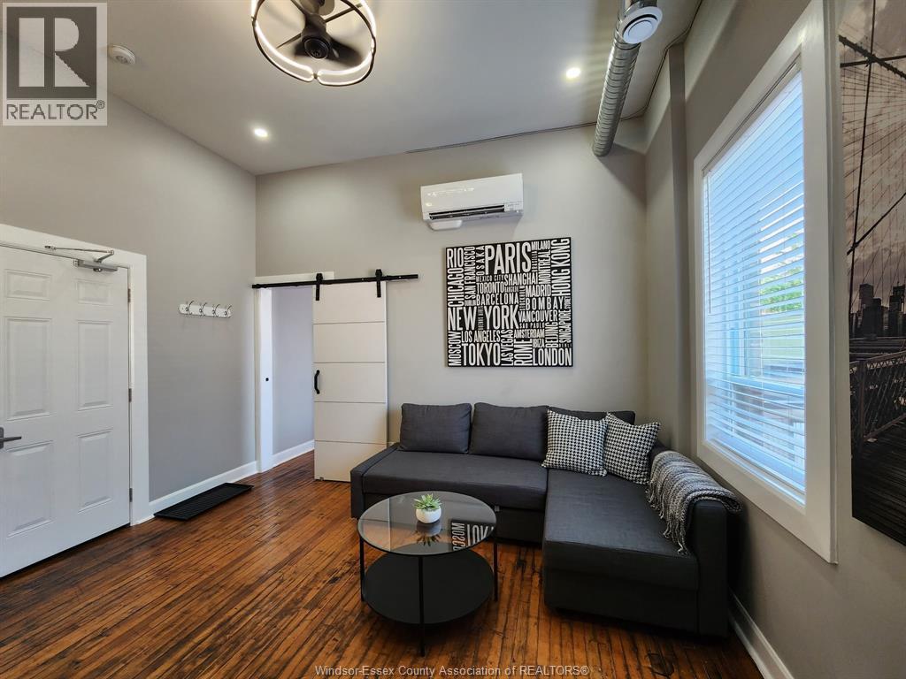 Unit 3 - 1154 Wyandotte STREET East, Windsor 2
