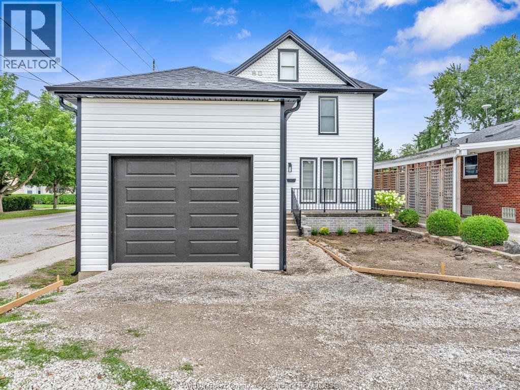 8385 RIVERSIDE DRIVE East, Windsor 2