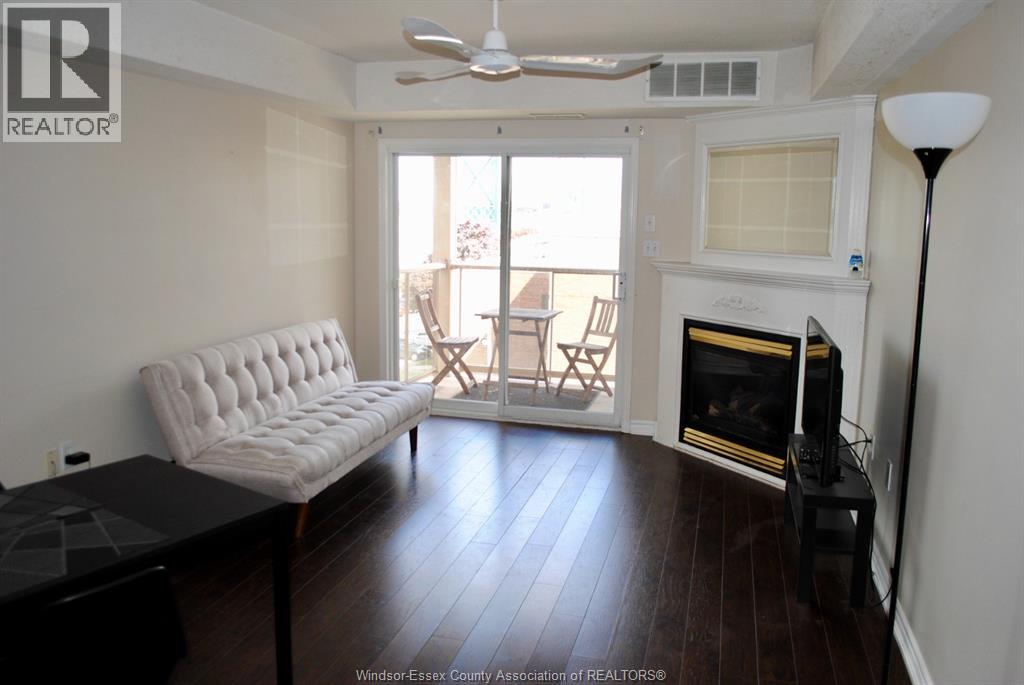 Unit 410 - 3000 SANDWICH STREET, Windsor 4