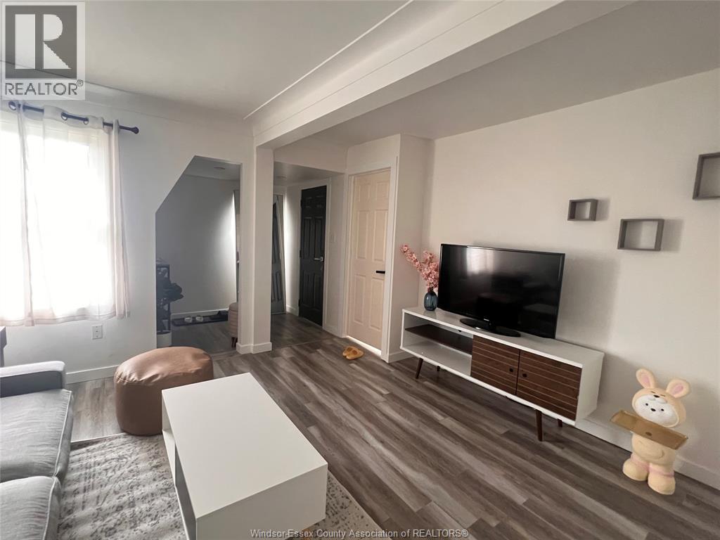 2427 MERCER, Windsor 2