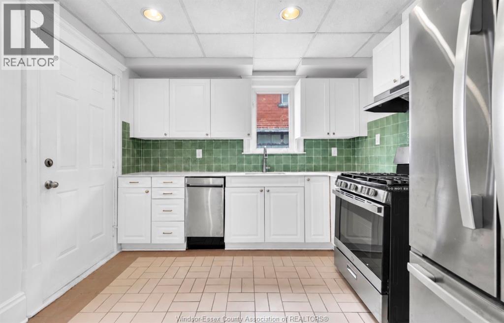 Unit 1 - 231 GLADSTONE, Windsor 3